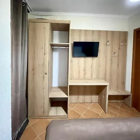 Otel Ibiza Golem (Tirana)